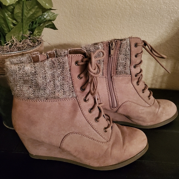 SO Shoes - 🌿 Wedge Boots